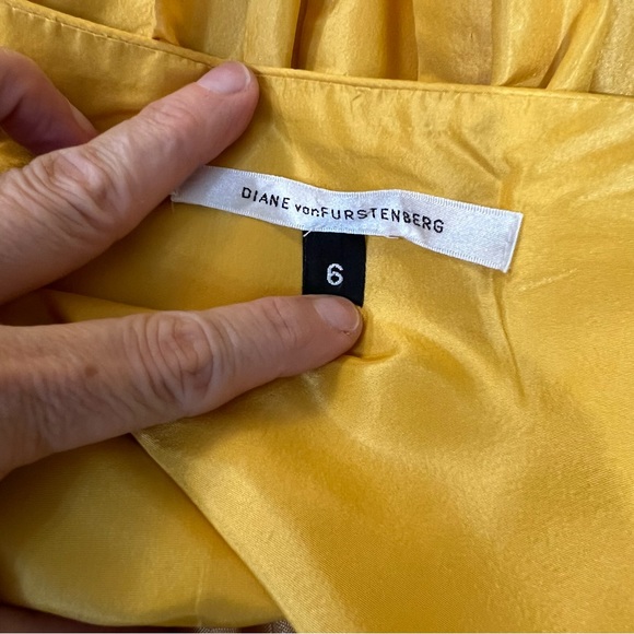 Diane Von Furstenberg Taffeta Silk Yellow Wrap Dress Small - Picture 9 of 14